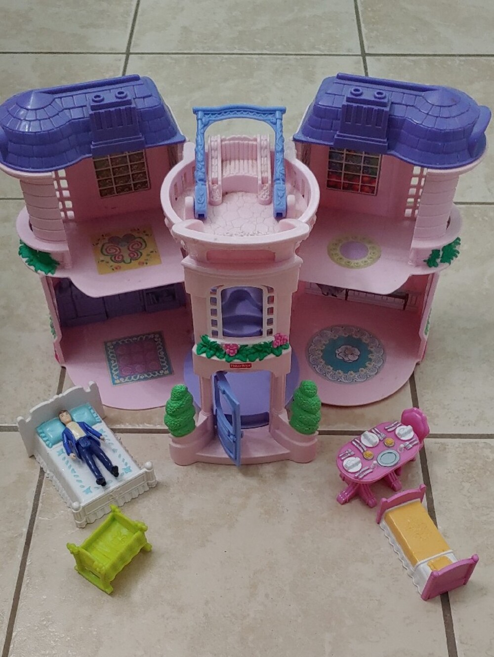 Vintage 00s Fisher-Price Pink Townhouse Dollhouse - Picture 4 of 6